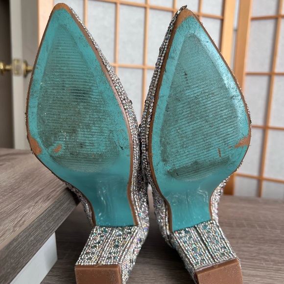 Betsey Johnson Cady Rhinestone boots 7.5 medium, Silver white crystal pave. - Picture 9 of 10